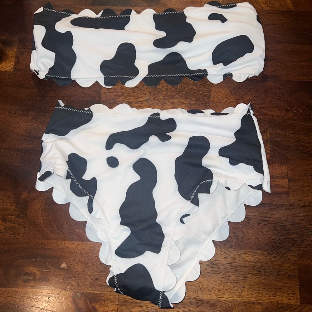 Strapless cow print bikini